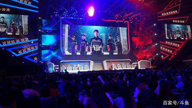 Rhilech 加入 NAVI，迎接 2026 赛季